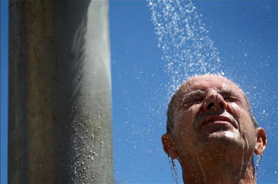 Un consistorio holandés aconseja orinar en la ducha para ahorrar