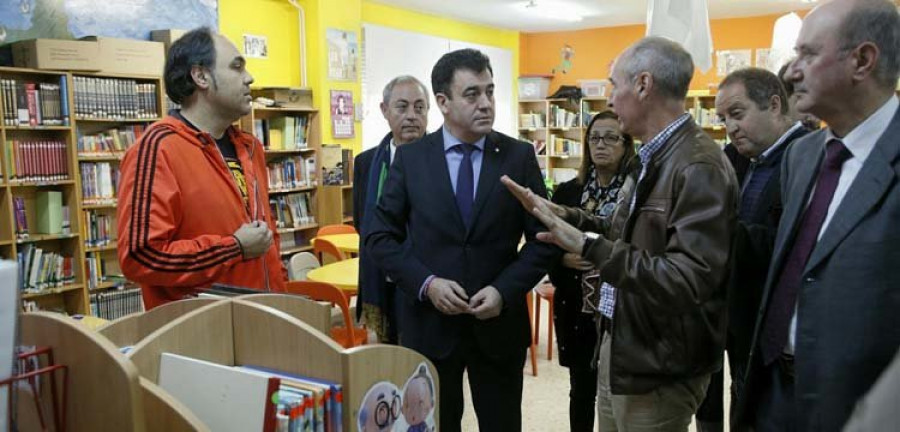 Rodríguez agradece el trabajo “de la gran familia de la educación gallega”