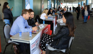 Más de 500 jóvenes acuden a la feria de empleo de la Cámara para buscar su primera oportunidad laboral
