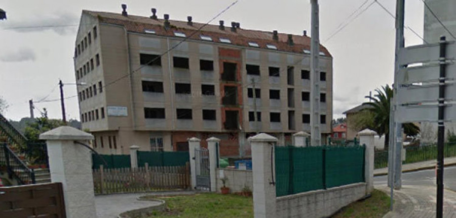 Cambre derribará un edificio en Os Campóns paralizado desde 1998 por incumplir la normativa