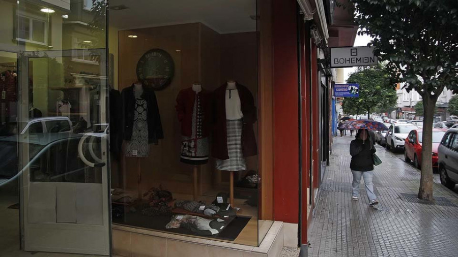 El Ayuntamiento confunde los horarios del pequeño comercio en una guía para el sector