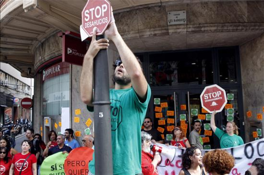 El PSOE recurrirá ante el Constitucional la ley antidesahucios en nombre de la Plataforma