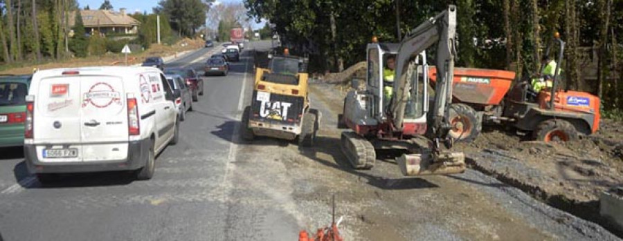 OLEIROS - Los vecinos de O Carballo pedirán con octavillas el fin de las obras de la N-VI