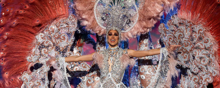 Las Palmas elige a su  nueva Reina del Carnaval  en una gala con mucha magia