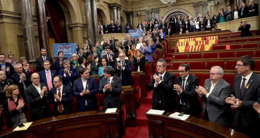 El Parlament declara la independencia