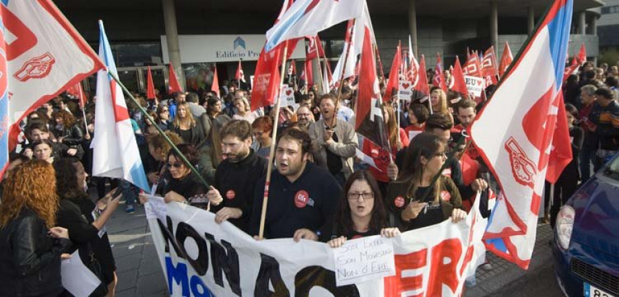 El Ayuntamiento 
se ofrece a mediar con Extel para que no se destruyan 200 puestos de trabajo