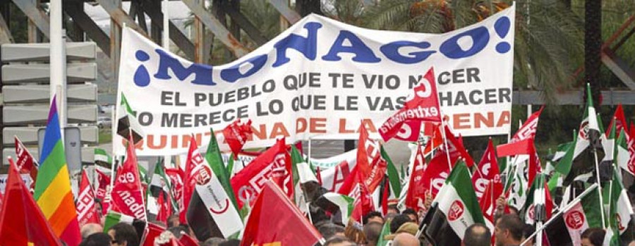 Miles de personas protestan en Mérida contra el paro y los recortes para impedir que “Extremadura se hunda”