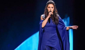 Jamala, la ganadora de Eurovisión hace seis años, huye de Ucrania con sus hijos