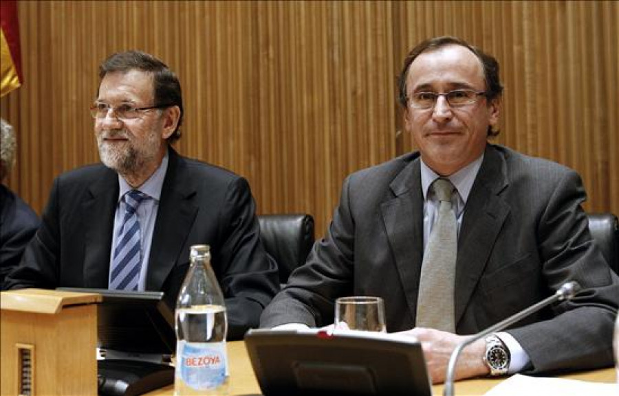 Rajoy insta a los suyos a no entrar en más "enredos" sobre el caso Bárcenas