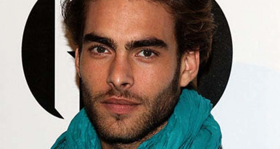 Jon Kortajarena se desmaya al ver a Alessandra Ambrosio y Kim Kardashian