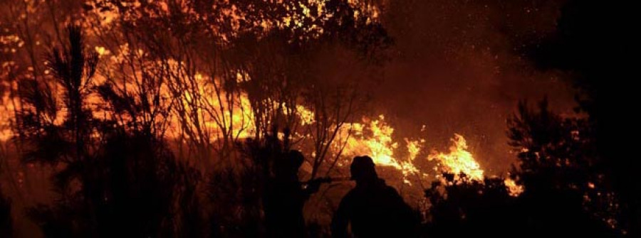 Detienen a los dos supuestos autores de los incendios de Boiro y Boborás