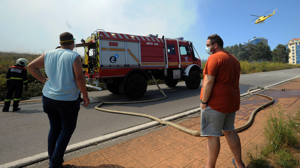 Un incendio calcina más de una hectárea en San Pedro de Visma
