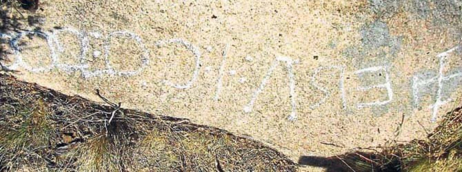 La enigmática inscripción de  la ermita en el monte Pindo podría remontarse al año 1102