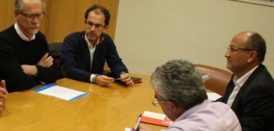 Taxistas muestran su inquietud por la regulación del transporte  que aparece en los presupuestos