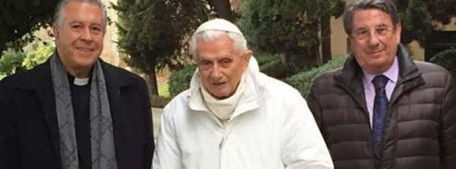 Benedicto XVI recibe en privado al exalcalde coruñés Francisco Vázquez