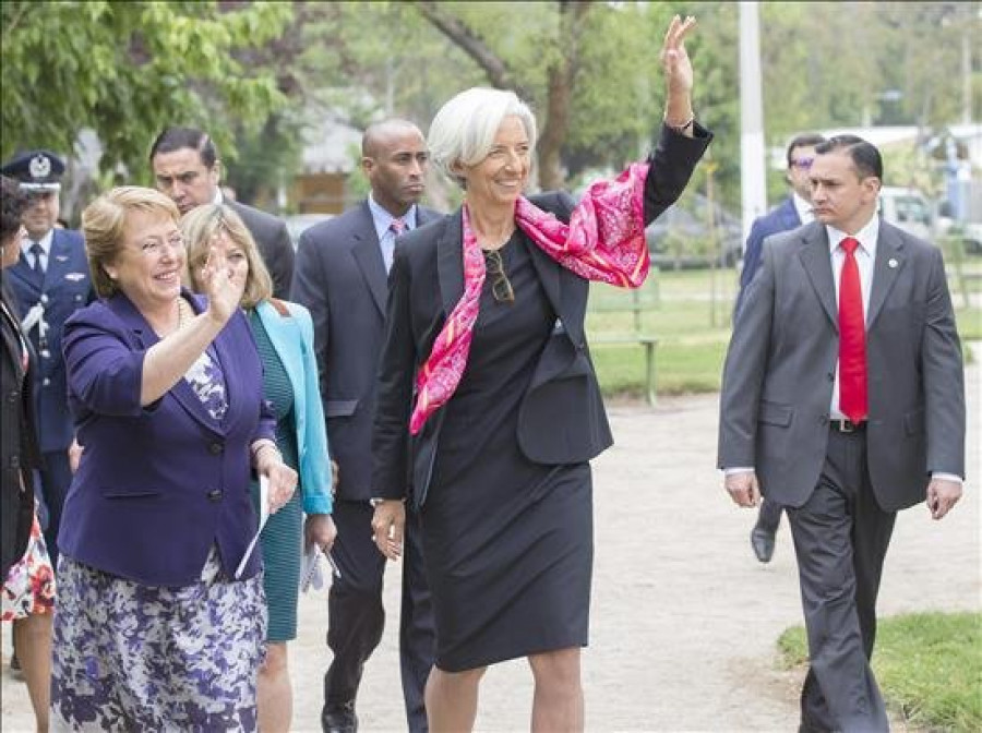 Lagarde dice que bajada de paro en España es "el principio de un proceso"