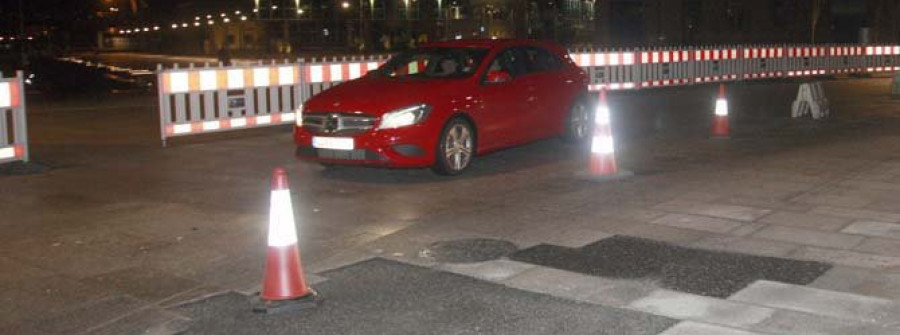 La Policía desvía el tráfico en La Marina debido al mal estado del pavimento