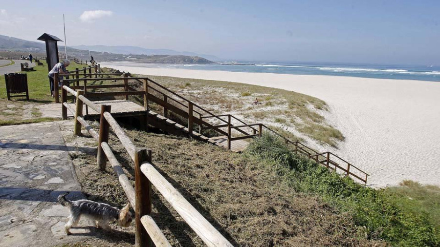 Vigo, Cangas, Marín y Baiona se suman al cierre de playas para evitar aglomeraciones y contagios