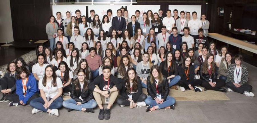 La Fundación Amancio Ortega concede 500 becas para estudiar en el extranjero