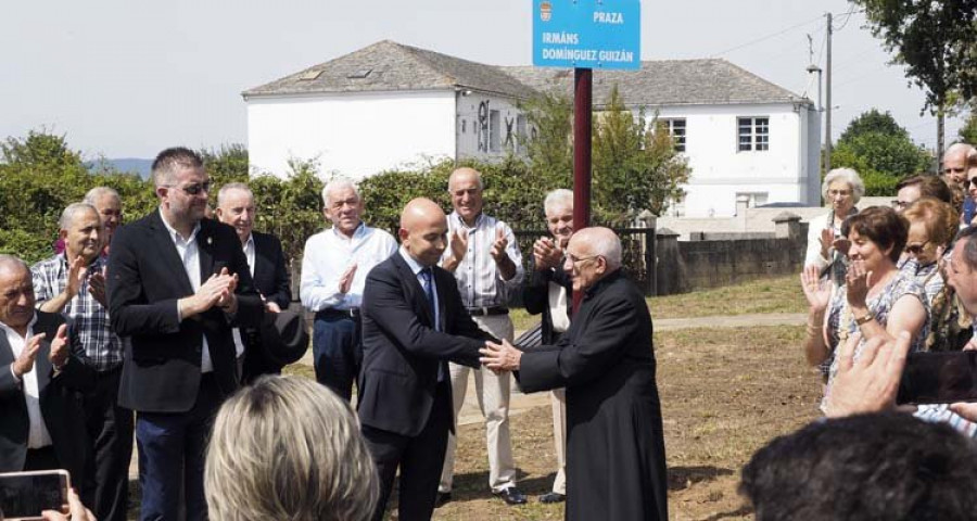 Begonte homenajea a su cura por las bodas de diamante