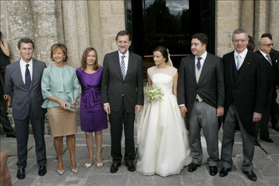 Rajoy asiste a la boda del hijo mayor de Gallardón en Santiago de Compostela