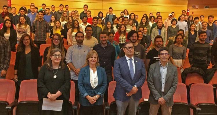 El rector recibe a los alumnos Erasmus