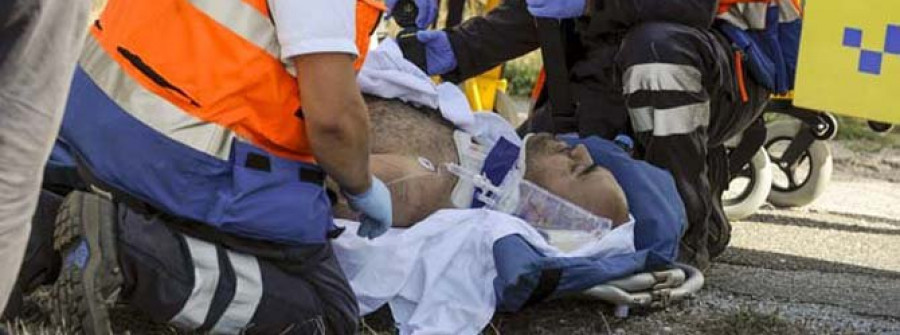 Un piloto de avioneta resulta herido en un accidente cuando extinguía un fuego