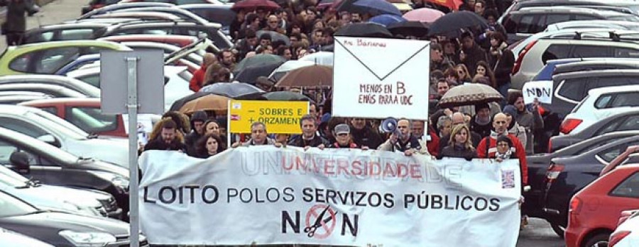 Las protestas de los profesores contra los recortes paralizan la Universidad