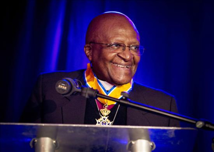 Desmond Tutu deja su huella en la "Cuna de la Humanidad"