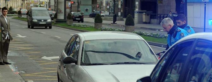 Detenido en Coruña tras huir tres veces de la Policía y acabar en un atasco