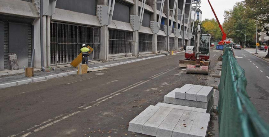 La ampliación de la acera en Manuel Murguía eliminará  25 plazas de aparcamiento