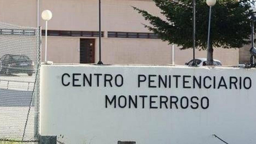 Heridos cinco funcionarios de prisiones en una pelea multitudinaria en el penal de Monterroso