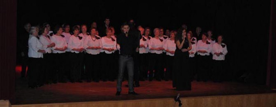 La Gala de Nadal de Culleredo reunió a más de 200 espectadores en el auditorio del Conservatorio