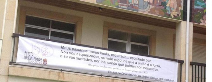 SADA - Los escolares se suman al Año Lugrís y exponen lonas artísticas en los centros