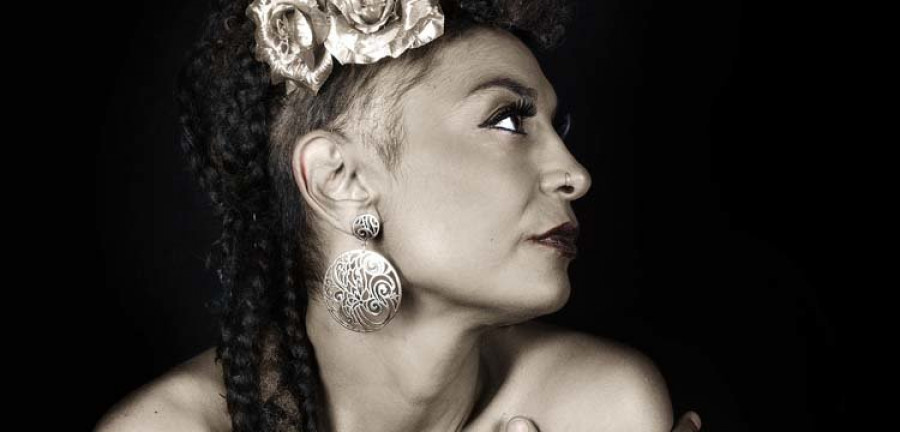 La Negra trae a África, el jazz y el flamenco en su maleta de “Colores”