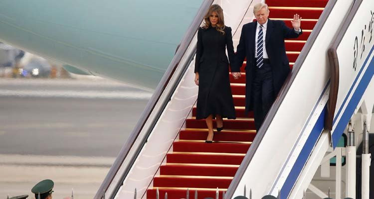 Trump se pone a sí mismo un diez 
en el primer aniversario de su victoria