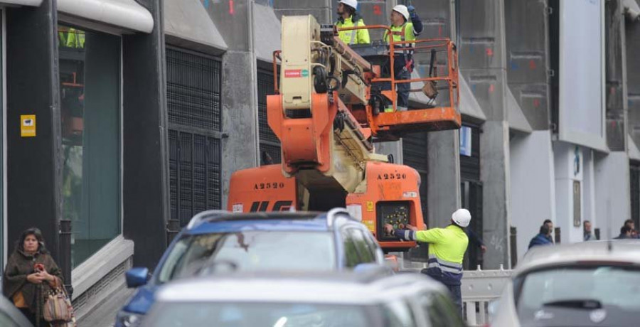 Empiezan los trabajos previos a las obras 
de rehabilitación de las cubiertas del estadio de Riazor