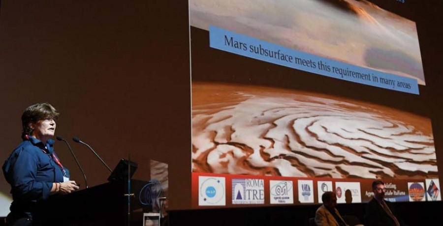 Científicos de la Agencia Europea hallan un lago de agua líquida bajo la superficie de Marte