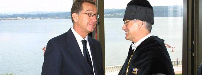 Méndez renuncia al título de doctor honoris causa  de la Universidad
