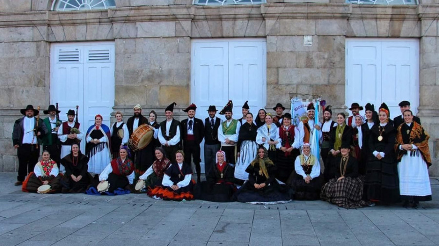 Unha máquina de recuperar  o baile tradicional  con rigor e cariño