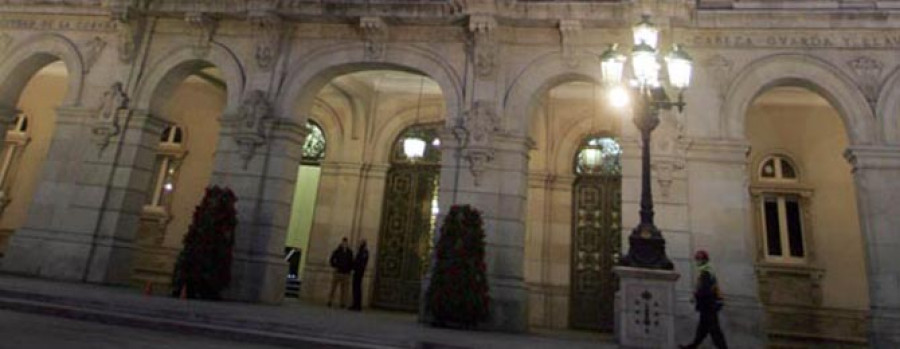 Champán francés, vino y bombones para agasajar  a los funcionarios de A Coruña