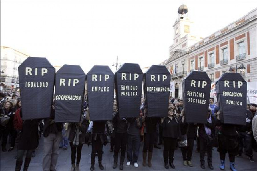 Denuncian la "muerte de las políticas sociales" que crean un millón de pobres cada año