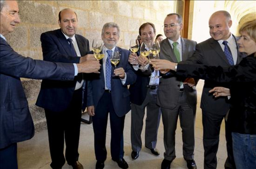 Señorío de Beade y Casanova reciben el premio al mejor ribeiro tinto y blanco