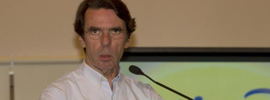 Aznar dice ahora  que su agenda está completa y que no podrá hacer campaña