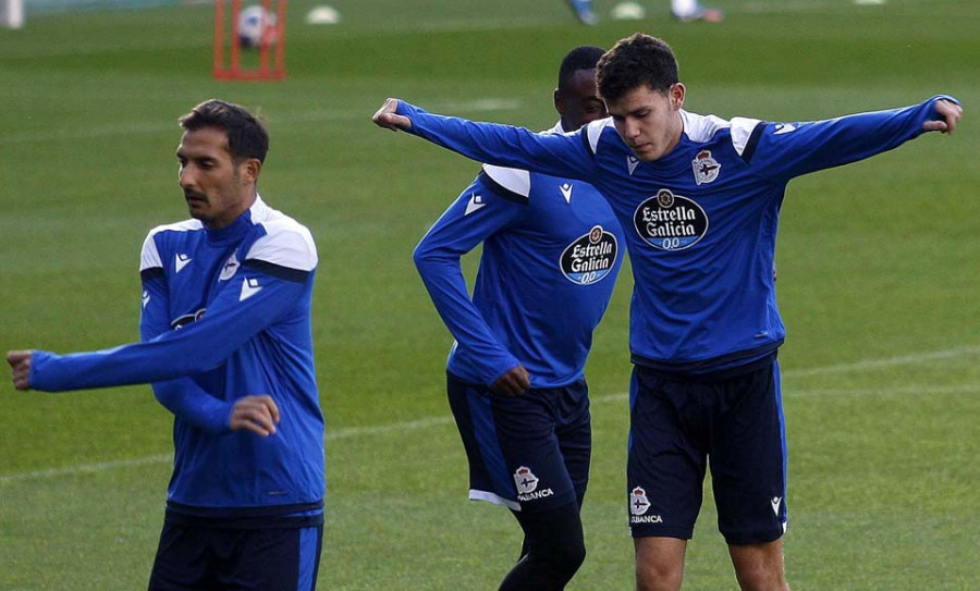 Ocho canteranos  en la sesión a puerta cerrada de Riazor