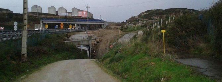 ARTEIXO-Los vecinos de O Moucho denuncian el cierre del camino que va a Santa Icía