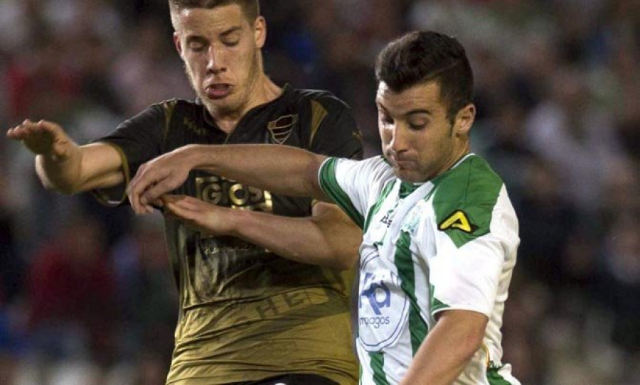 El Elche vence, avanza hacia  la salvación y hunde al Córdoba