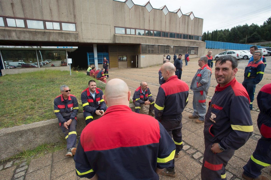 Alcoa anuncia el despido de 534 empleados ante la situación "insostenible" de su planta de aluminio de San Cibrao