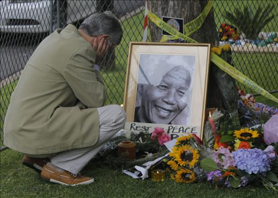 El féretro con los restos de Mandela desfilará por las calles de Pretoria