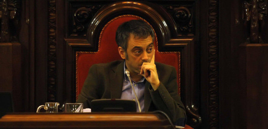 Xulio Ferreiro pierde la confianza del pleno entre acusaciones de victimismo